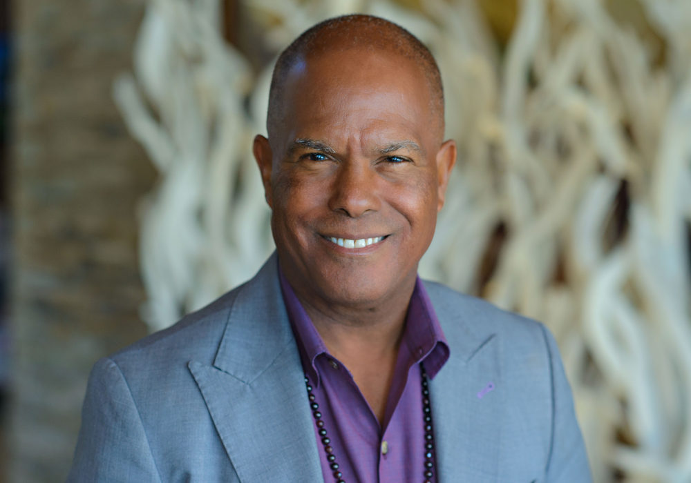 Thought Leader Series: Michael Beckwith Meditate